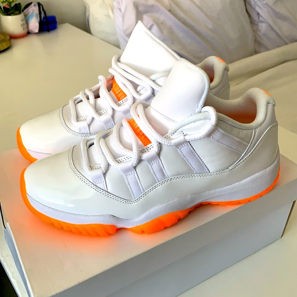 Jordan 11s Bright Citrus Size 10